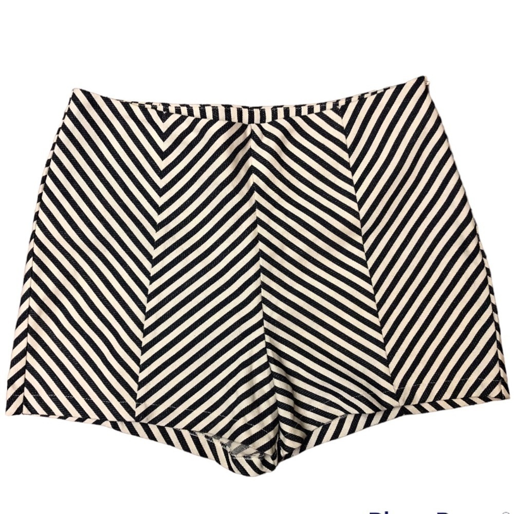 Striped Dress Shorts by Alya